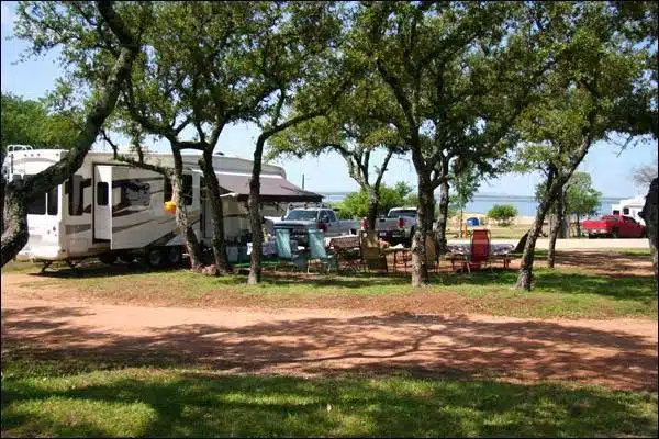 Extended Stays 11 shade-min